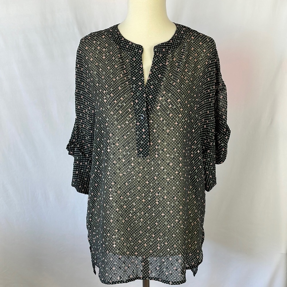 CAbi Black Pink and Gray Textured Sheer V-Neck Short Sleeve Blouse - Size Small